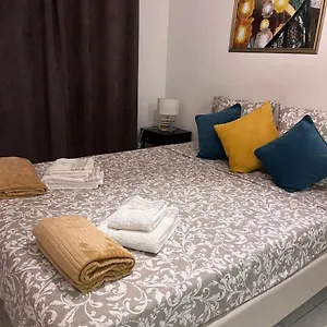 https://studio-au-cur-de-la-ville-darles.fr-provencehotel.com